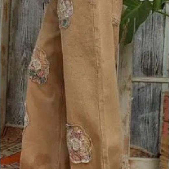 POL Flower Patched Wide Leg Denim Pants in Chico